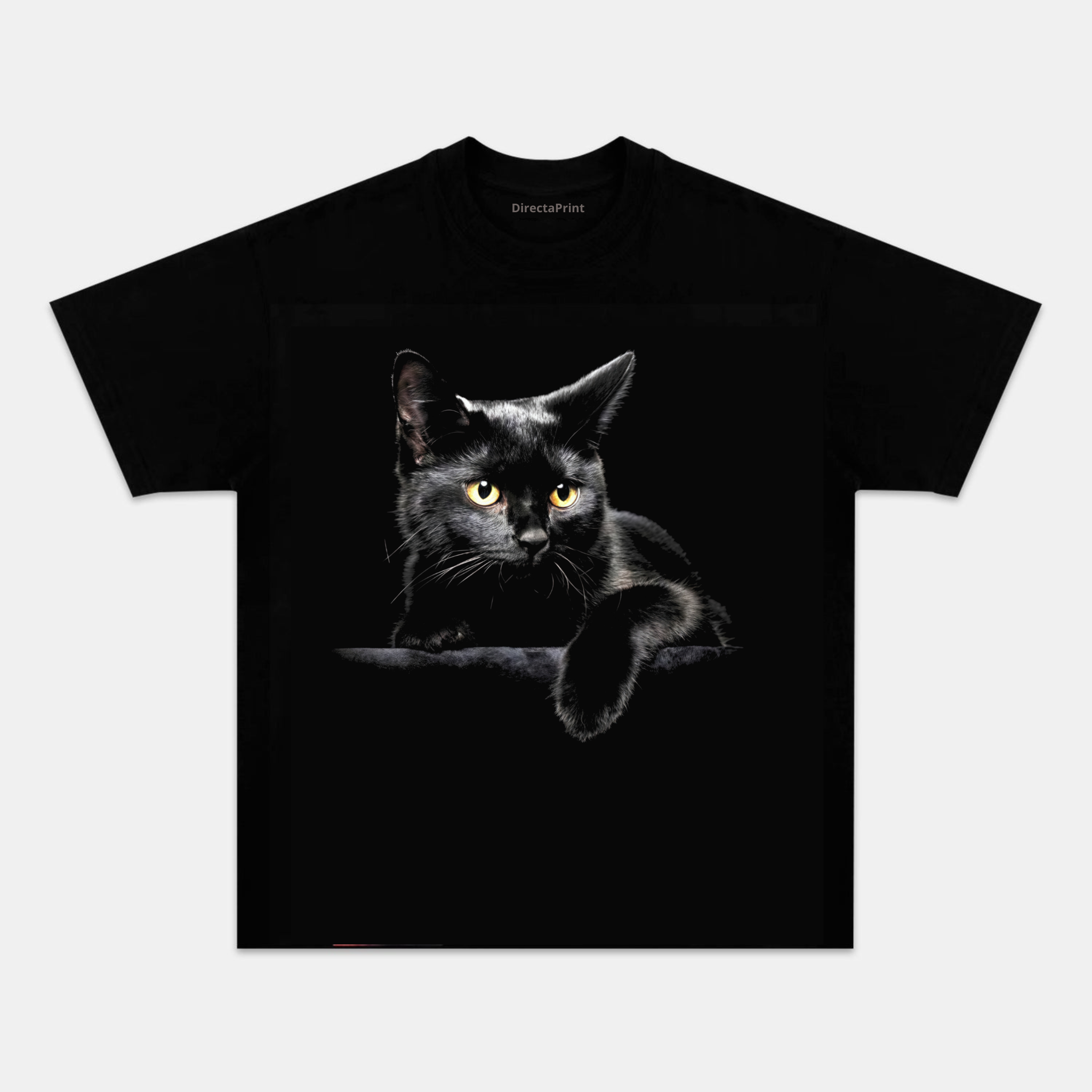Camiseta Unisex Gato Negro Realista – Diseño Elegante de Felino con Ojos Dorados, Manga Corta, Cuello Redondo, Negra