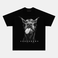 Camiseta Unisex Doberman Elegante – Retrato Fotográfico en Blanco y Negro, Manga Corta, Cuello Redondo, Negra