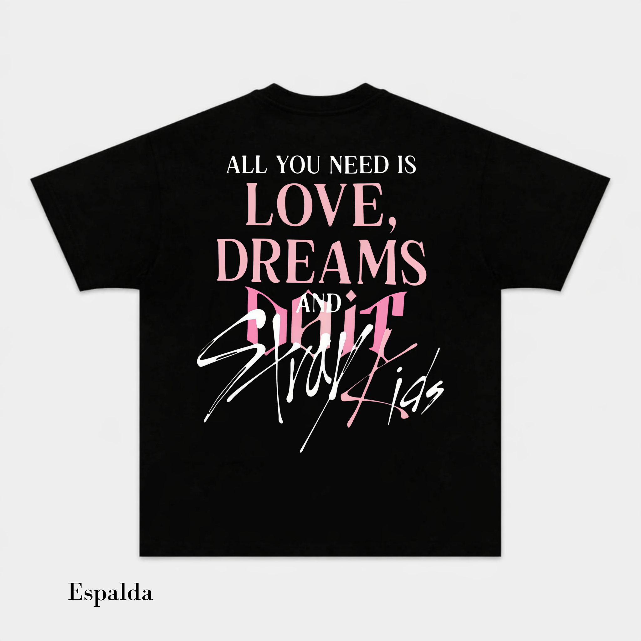 Camiseta Unisex Motivacional “Todo lo que Necesitas es Amor, Sueños y Deporte” – Diseño Tipográfico Moderno, Manga Corta, Negra